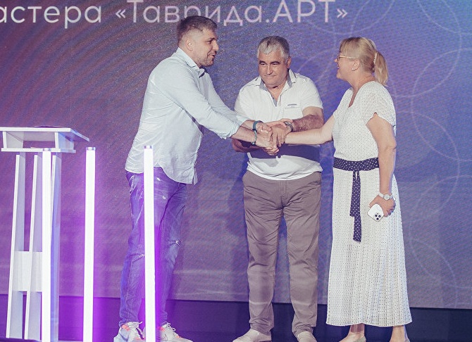 В Крыму создадут первый в стране парфюмерно-косметический кластер